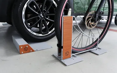 オシャレなスチール×木目調デザイン