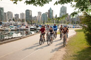 バンクーバーのサイクリングロード (C)Tourism Vancouver