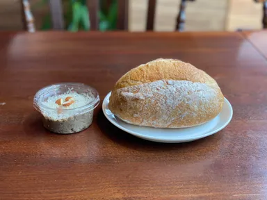 自家製のパンも存分にご堪能下さい