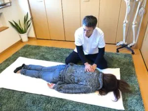 施術の様子1