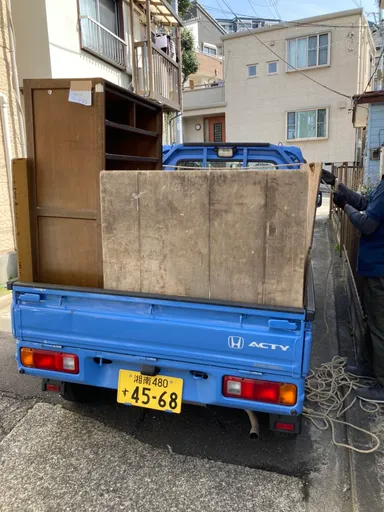 回収後の軽トラック