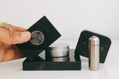 2種のメモリアルケース内蔵