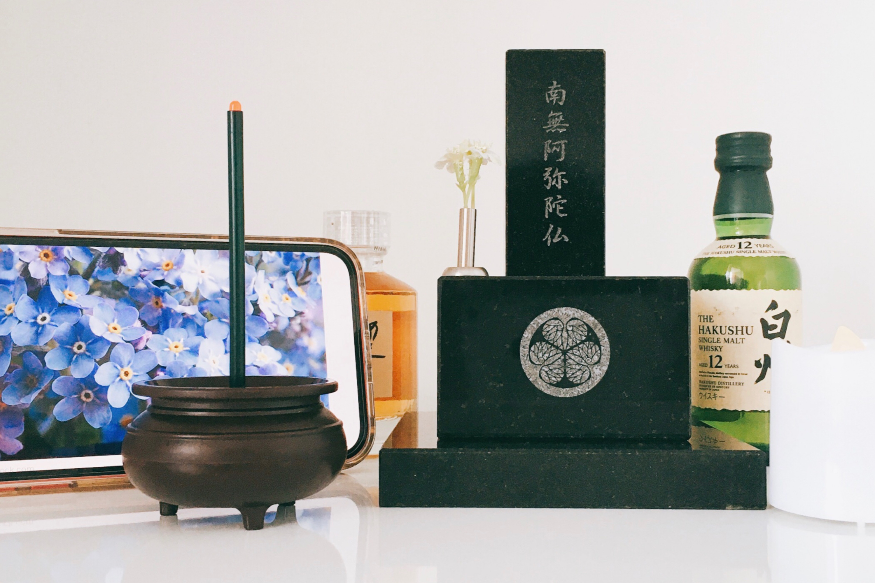 本物のお墓と同じ素材を使用！自宅のどこにでも設置が可能な