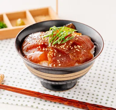 まぐろ漬け盛り付けイメージ