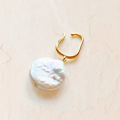 Flat pearl ear cuff