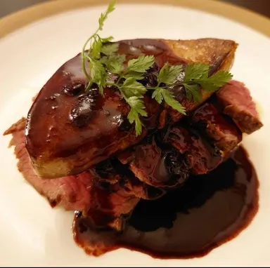 牛赤身とフォアグラのロッシーニ(2,068円)