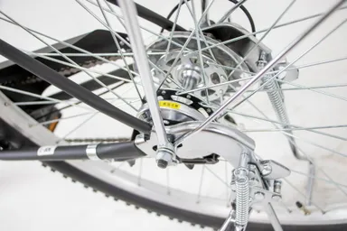 キーキー音が鳴りにくいローラーブレーキ