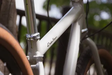 手足が長い現代人にフィットさせたニュージオメトリーを採用