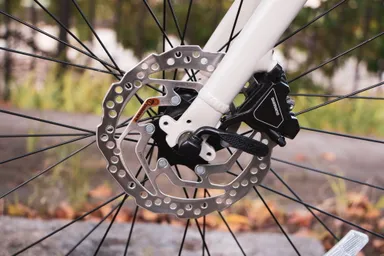 軽い力で安全に止まれるシマノ製油圧ディスクブレーキ