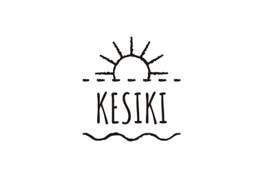 KESIKIに乗ってたくさんの経験をしたあとに現れる夕日を表現したロゴマーク