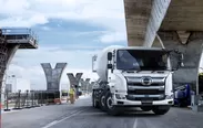 日野自動車製 豪州向け大型トラック日野700シリーズ FY  画像提供：日野自動車株式会社