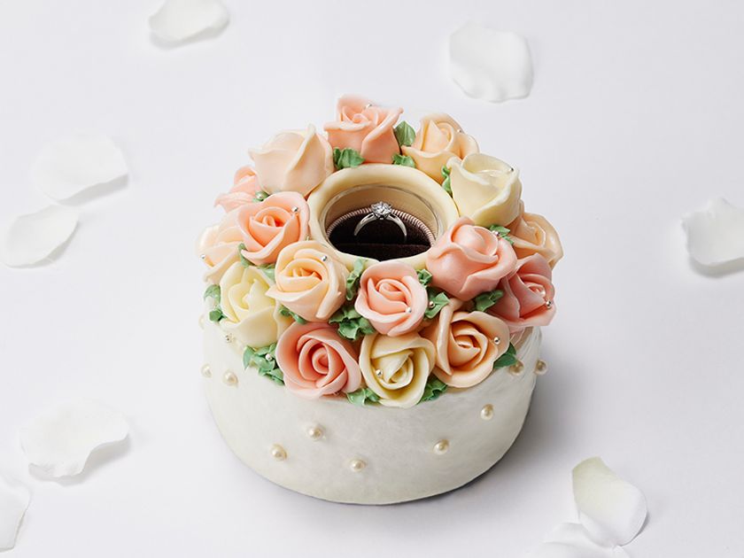 憧れのサプライズプロポーズをドラマチックに彩る
『プロポーズケーキ』が誕生