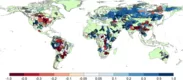 図3　2010-2013の期間に、地球温暖化によって洪水の生じやすさが増加した流域(青)と減少した流域(赤)の分布　Hirabayashi et al., 2021b