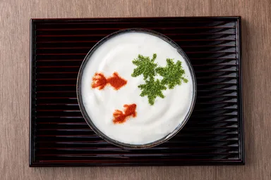 白いカレーうどん「恋する金魚のカレーうどん」　1,320円(税込)