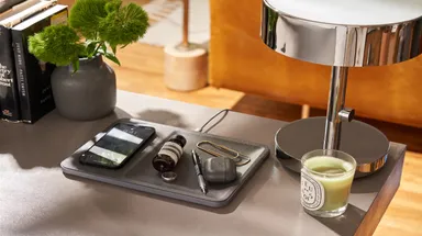 オフィスのデスクに