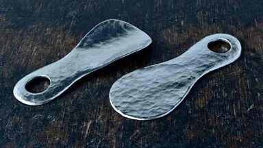 槌目手打ち仕上げ