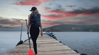 貴重品を背負ったままマリンスポーツも楽しめます。