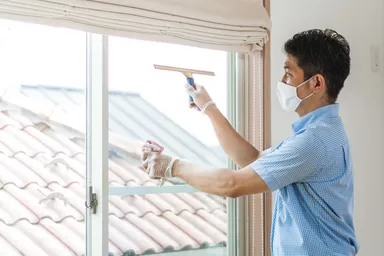 家事代行イメージ(窓清掃)