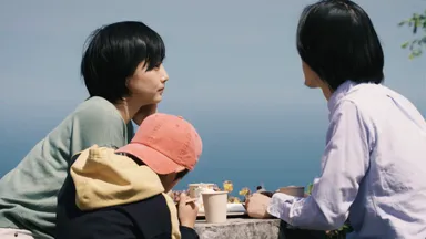 あこがれのケーキショップで昔の思い出を語りだすケイコ