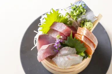 厚切り刺盛り定食 2,068円