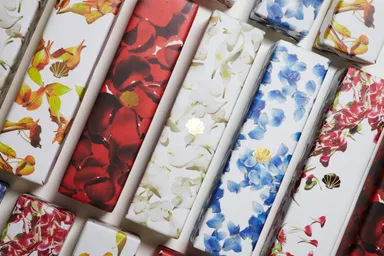 相手に伝えたい想いを花びらで表現したラッピング