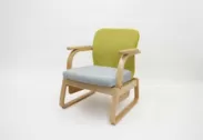 出展製品：病院・福祉施設・在宅介護向け国産木製椅子「おげんき座」