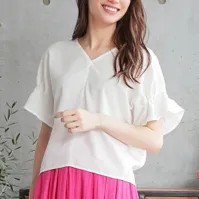 ふわり袖ドルマントップス