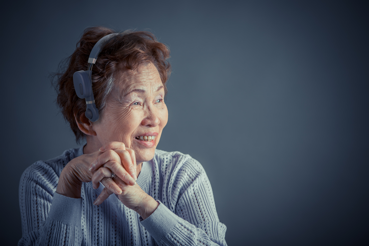 感音性難聴に効果が実証された唯一の聴覚サポートデバイスがついに実用 