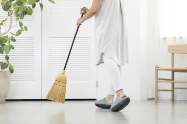 掃除しながら美脚トレーニング