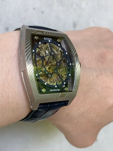 ZEROO M1D THE AURIGAダマスカス鋼ケースのトノー型メカニカルスケルトンウォッチ(14)