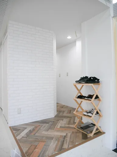 更衣室　横　出口