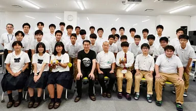 宇宙開発ワークショップ集合写真(集合写真の撮影時のみマスクを外しています)