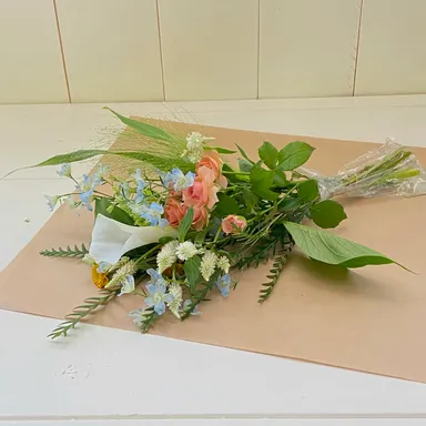 クラフト紙にお包みします