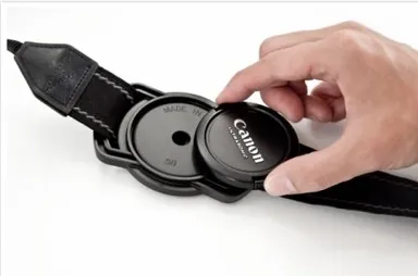 米国 ベレックス社製 バックル型レンズキャップ