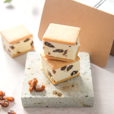 堀江バターサンド レーズンバター 12個入 3,600円