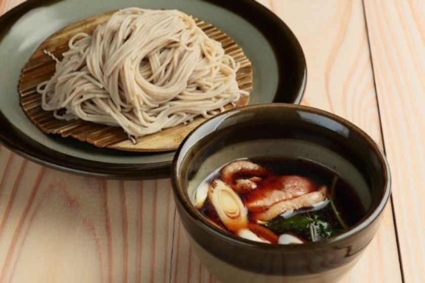 「粋な嗜みを、ここ伊駒から。」
自家製麺の蕎麦と伊勢志摩の鮮魚を愉しむ大人の隠れ家
奈良・生駒に新店舗『伊駒』をオープン！