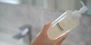 【使用方法】(1)容器を10回程振ってナノバブルを発生させます