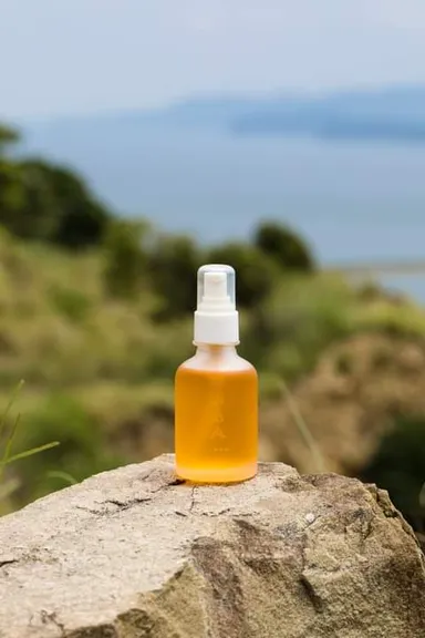 Essential oil ヒ/hi サスティナブルコスメアワード受賞