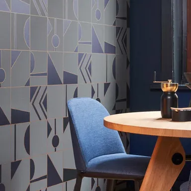 モダンでクールな柄はビジネスにも