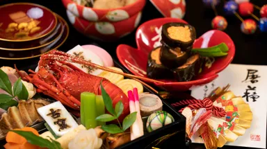 盛り付けたおせち