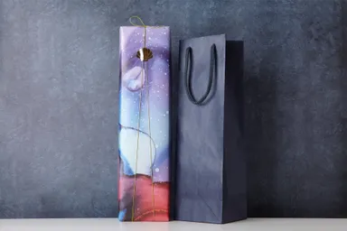 海とワインをイメージしたオリジナルラッピング