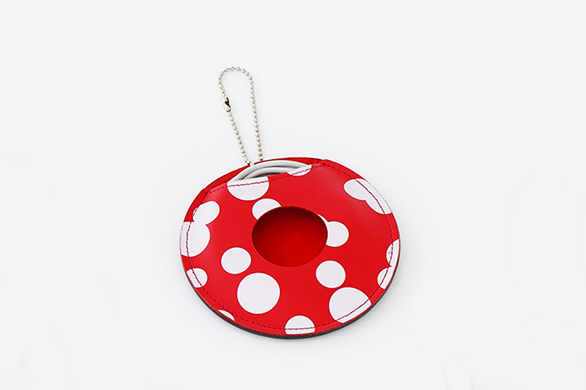 芝浦工業大学の学生が発案
革のコードホルダーがクラウドファンディングを開始