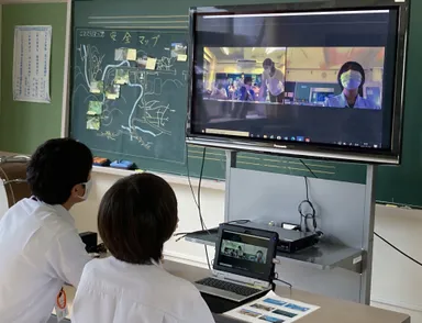 感染症対策により別教室でオンライン授業