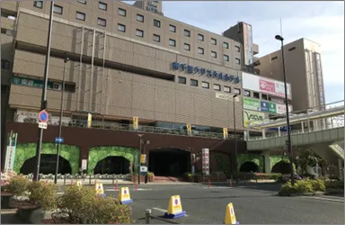 【店舗入居ビル　外観】