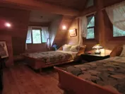 デラックスログハウス寝室