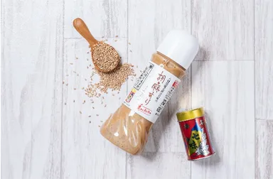 胡麻すり上手ドレッシング(八幡屋礒五郎七味使用)