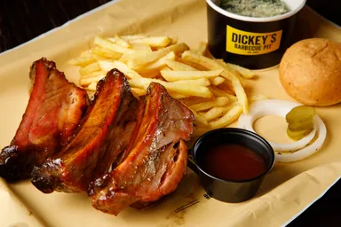 ポークリブミートプレート1,980円(税込)