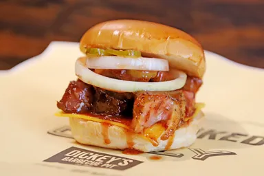 ポークエンドバーガー1,080円(税込)