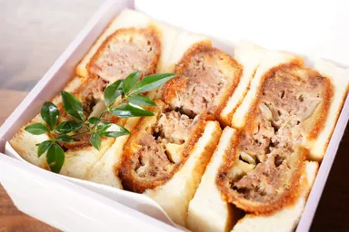 館山メンチカツサンド 1,500円(税込)