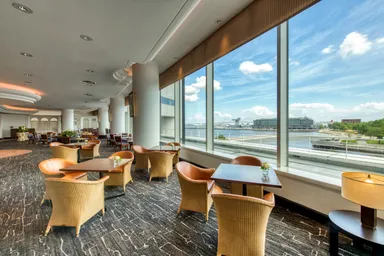 クラブインターコンチネンタル ラウンジ 内観